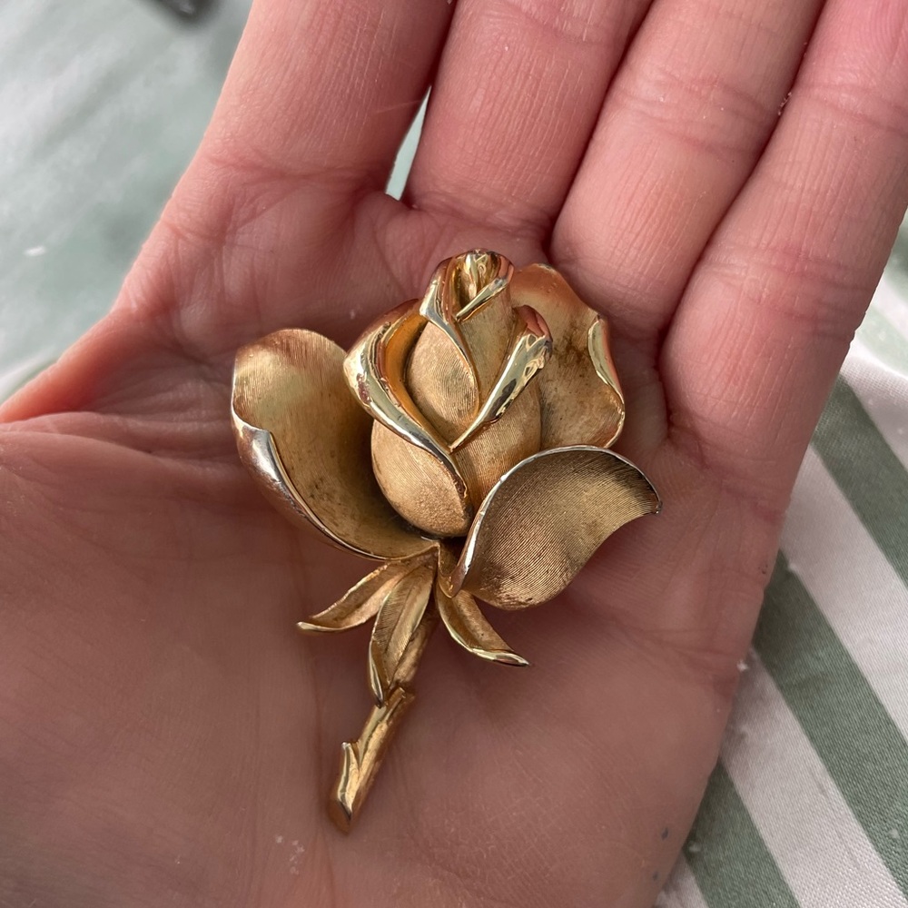 Vintage 18k Gold Plated Rose Brooch - Picture 2 of 10